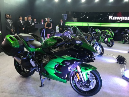 Auto Expo 2018: Kawasaki launches Ninja H2SX and SE, See Features and Price | Auto Expo 2018: Kawasaki ने लॉन्च की Ninja H2SX और SE, देखें फीचर्स और कीमत