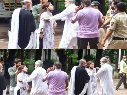 Sambhavna Seth confronts policeman over 'beating' her husband at Siddharth's funeral | VIDEO: सिद्धार्थ के अंतिम संस्कार में अपने पति से 'मारपीट' को लेकर पुलिसकर्मी से भिड़ीं संभावना सेठ