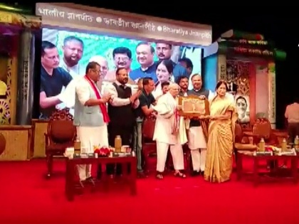 56th Jnanpith Award 2021 to Assamese poet Nilmani Phookan dangoriya | प्रख्यात असमिया कवि नीलमणि फूकन को 56वां ​​ज्ञानपीठ पुरस्कार दिया गया, इस सम्मान को पानेवाले तीसरे असमी बने