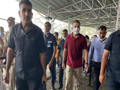 after rahul gandhi's vaishno devi yatra bjp purified the journey route with gangajal created a ruckus | राहुल गांधी की वैष्णो देवी यात्रा के बाद भाजपा ने गंगाजल से यात्रा मार्ग को किया 'शुद्ध', मचा बवाल after rahul gandhi's vaishno devi yatra bjp purified the journey route with gangajal created a ruckus | राहुल गांधी की वैष्णो देवी यात्रा के बाद भाजपा ने गंगाजल से यात्रा मार्ग को किया 'शुद्ध', मचा बवाल