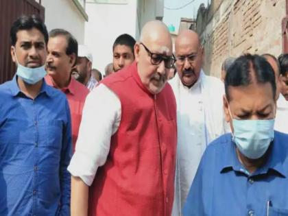 Jammu and Kashmir: Union Minister Giriraj Singh met the relatives of Lt Rishi Ranjan, who was martyred in the ID blast, said - the martyrdom will be avenged from Pakistan | जम्मू-कश्मीर : आइडी विस्फोट में शहीद हुए लेफ्टिनेंट ऋषि रंजन के परिजनों से मिले केन्द्रीय मंत्री गिरिराज सिंह, कहा-शहादत का बदला पाकिस्तान से लिया जाएगा Jammu and Kashmir: Union Minister Giriraj Singh met the relatives of Lt Rishi Ranjan, who was martyred in the ID blast, said - the martyrdom will be avenged from Pakistan | जम्मू-कश्मीर : आइडी विस्फोट में शहीद हुए लेफ्टिनेंट ऋषि रंजन के परिजनों से मिले केन्द्रीय मंत्री गिरिराज सिंह, कहा-शहादत का बदला पाकिस्तान से लिया जाएगा