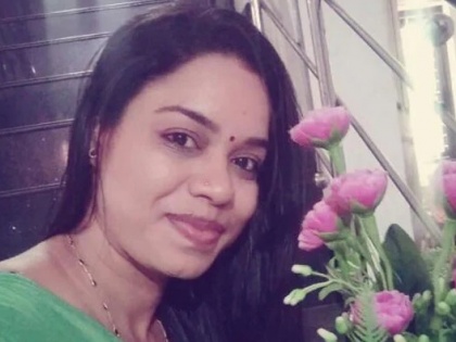 Kerala Woman Police Officer Set On Fire, Dies Attacker In ICU | केरल में ड्यूटी के बाद घर जा रही महिला पुलिसकर्मी को पेट्रोल छिड़ककर जिंदा जलाया, मौके पर मौत 