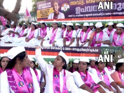 Thiruvananthapuram Kerala Women Congress workers observe hunger strike over the murder of doctor Vandana Das | केरल में महिला डॉक्टर की हत्या से बवाल, इंसाफ की मांग को लेकर कांग्रेस की महिला कार्यकर्ताओं ने किया भूख हड़ताल का ऐलान