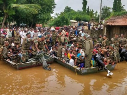 Rain fury in Kerala Death toll rises to 83 people in relief camps 2.5 lakh | केरल में बारिश से तबाही: मृतकों की संख्या 83 पहुंची, राहत शिविरों में ढाई लाख लोग