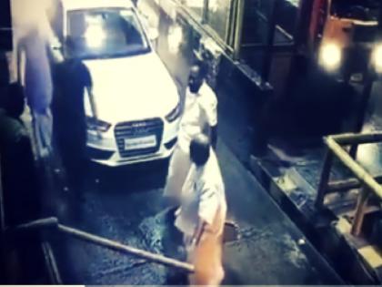 VIdeo: Kerala Independent MLA PC George create ruckus at toll plaza in Thrissur over payment of toll fee | केरल: टोल के पैसे माँगने पर विधायक ने तोड़ा बैरियर, वीडियो हुआ वायरल VIdeo: Kerala Independent MLA PC George create ruckus at toll plaza in Thrissur over payment of toll fee | केरल: टोल के पैसे माँगने पर विधायक ने तोड़ा बैरियर, वीडियो हुआ वायरल