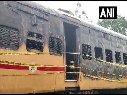 Kerala Kannur railway station Alappuzha-Kannur Executive Express caught fire general coach gutted | केरल के कन्नूर रेलवे स्टेशन पर टला बड़ा हादसा, अलप्पुझा-कन्नूर एक्जीक्यूटिव एक्सप्रेस में लगी आग पर पाया गया काबू, जनरल कोच जलकर खाक