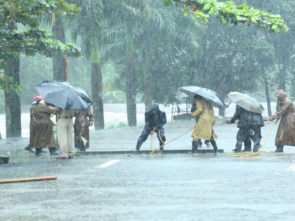 Tamil Nadu: Holiday declared for today in all schools of Ramanathapuram due to heavy rainfall in the district. | मौसम अलर्ट: तमिलनाडु के रामनाथपुरम में स्कूल बंद, केरल के सात जिलों में रेड अलर्ट जारी