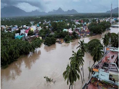 kerala Flood: states Needs Your Support and You Can Help here | केरल बाढ़ प्रभावितों के लिए शुरू हुई हेल्पलाइन, CM विजयन ने बताया- ऐसे करें पीड़ितों के लिए डोनेशन