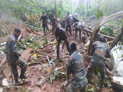heavy rain in kerala 9 died and 12 people missing rescue operations going on | केरल में भारी बारिश का कहर, 11 लोगों की मौत, 12 लोग लापता, NDRF का रेस्क्यू ऑपरेशन जारी