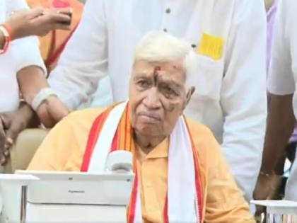 Former Maharashtra MLA and veteran socialist leader Keshavrao Dhondge passed away age 100 breathed his last Aurangabad hospital | महाराष्ट्र के पूर्व विधायक और वयोवृद्ध समाजवादी नेता केशवराव धोंडगे का 100 वर्ष की उम्र में निधन, औरंगाबाद के अस्पताल में अंतिम सांस ली