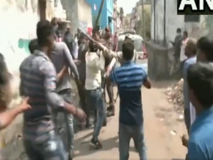 Bengal by polls Stone pelting on BJP candidate Agnimitra Paul convoy clashes with security personnel TMC | बंगाल उपचुनावः भाजपा उम्मीदवार अग्निमित्रा पॉल के काफिले पर पथराव, सुरक्षाकर्मियों से हुई झड़प, टीएमसी पर उतारा गुस्सा