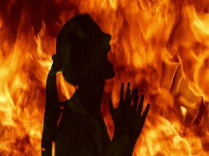 Woman commits suicide inside bank in Kerala | महिला बैंक में घुसी और खुद को लगा ली आग, नौकरी को लेकर चल रही थी परेशान