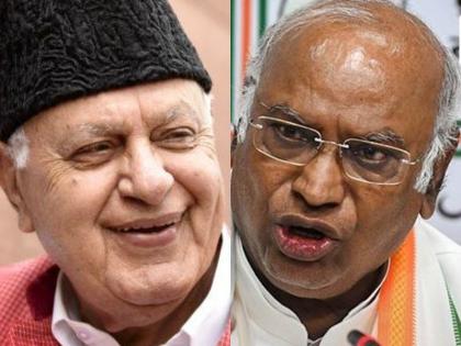 Regarding the 2024 Lok Sabha elections, Farooq Abdullah said, "Kharge ji, forget the post of Prime Minister, winning the election is important" | फारूक अब्दुल्ला ने 2024 के चुनाव को लेकर कहा, "खड़गे जी, भूल जाइए प्रधानमंत्री का पद"