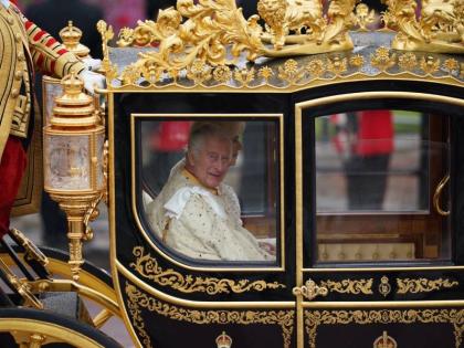 King Charles III crowned king in first UK coronation in 70 years | King Charles III Coronation Ceremony: किंग चार्ल्स तृतीय की हुई ताजपोशी, राज्याभिषेक से सामने आईं तस्वीरें, देखें