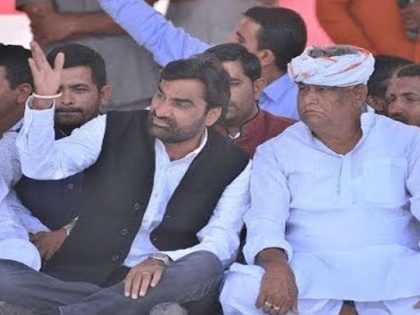 Rajasthan: FIR registered against 72 people including BJP's Kirori Lal Meena and Hanuman Beniwal for allegedly performing violent | राजस्थान: हिंसात्मक प्रदर्शन करने के आरोप में बीजेपी के किरोड़ी लाल मीणा और हनुमान बेनीवाल सहित 72 लोगों के खिलाफ मामला दर्ज