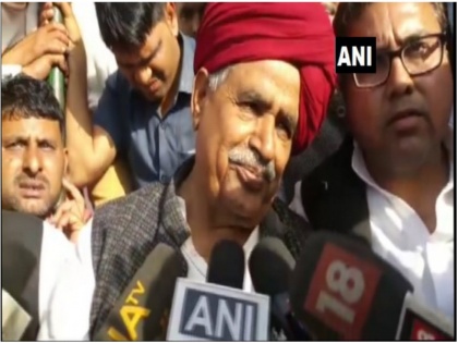 Rajasthan: Gujjar community hold reservation movement in Sawai Madhopur they want 5 percent reservation | गुर्जर आंदोलनः आरक्षण की मांग को लेकर रोकी गई ट्रेनें, बैंसला ने कहा-मुझे नहीं पता कि सरकार कहां से देगी आरक्षण 