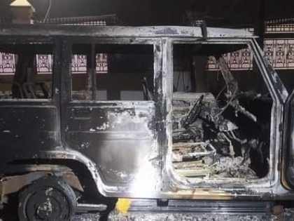 kerala-migrants-workers-clashes-burn-police-jeep-policemen-injured 150 detained | केरल: प्रवासी मजदूरों का पुलिस के साथ संघर्ष, पुलिस जीप जलाई, पांच पुलिसकर्मी घायल, 150 मजदूर हिरासत में