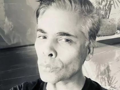 Filmmaker Karan Johar shows off his grey hair during lockdown viral on internet | लॉकडाउन में करण जौहर ने शेयर की ऐसी तस्वीर कि देखकर सब कहने लगे 'बुड्ढा', फिर इस वजह से मांगी माफी