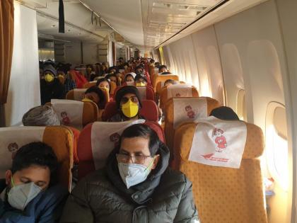 coronavirus: 323 Indians returning from China, Air India flight departs from Wuhan city | coronavirus: चीन से वापस देश लौट रहे हैं 323 भारतीय, वुहान शहर से एयर इंडिया विमान हुआ रवाना 