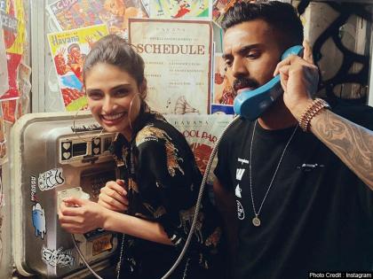 KL Rahul share photo with rumoured girlfriend Athiya Shetty, Suniel Shetty reacts on picture | केएल राहुल ने बॉलीवुड एक्ट्रेस अथिया शेट्टी के साथ शेयर की फोटो, पापा सुनील शेट्टी का कमेंट हो रहा वायरल