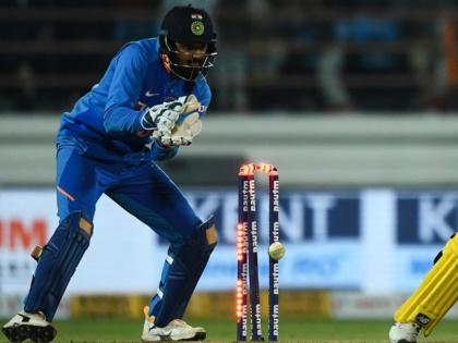 Team India Coach Ravi Shastri opens up on using KL Rahul as wicketkeeper ahead of New Zealand tour, says- We love options | क्या न्यूजीलैंड दौरे पर केएल राहुल करेंगे विकेटकीपिंग, कोच रवि शास्त्री ने दिया ये जवाब