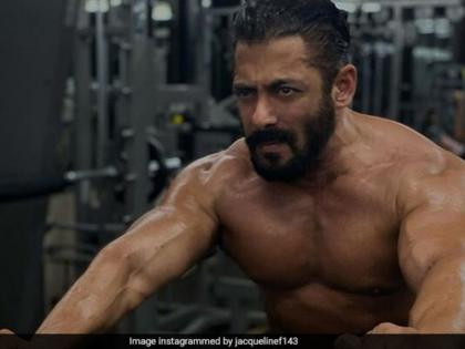 jacqueline fernandez shared salman khan gym photo | लॉकडाउन में सलमान खान बना रहे हैं धासूं बॉडी, एक्ट्रेस के फोटो शेयर करते ही हुई वायरल