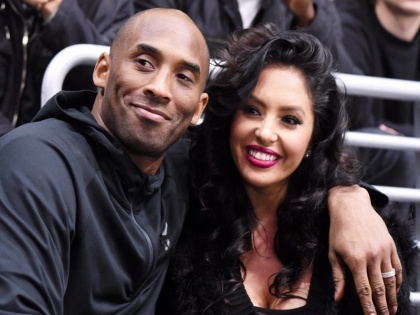 Late NBA legend Kobe Bryant's wife Vanessa shares heartbreaking social media post on wedding anniversary | प्लेन क्रैश में जान गंवा चुके स्टार बास्केटबॉल खिलाड़ी कोबे ब्रायंट, शादी की सालगिरह पर वाइफ ने किया इमोशनल पोस्ट