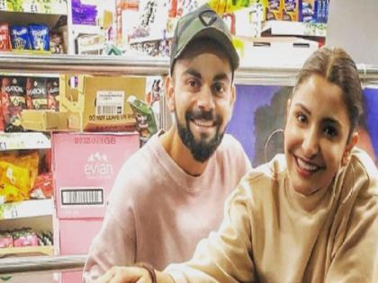 virat kohli and anushka sharma shares pic with a canine friend in england | इंग्लैंड में देखिए चलते-चलते किससे मिले विराट कोहली और अनुष्का शर्मा!