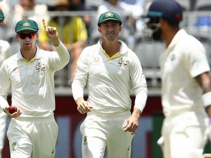 India vs Australia: Fans fume over Virat Kohli Controversial catch In Perth | IND vs AUS: विराट कोहली को 'विवादित कैच' पर आउट दिए जाने से भड़के फैंस, सोशल मीडिया में जमकर जताई नाराजगी