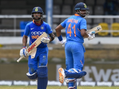 Sunil Gavaskar wants Shreyas Iyer, not Rishabh Pant, to bat at No.4 for India | Ind vs WI: नंबर 4 को लेकर गावस्कर का टीम इंडिया को सुझाव, पंत की जगह इस खिलाड़ी को बताया परफेक्ट