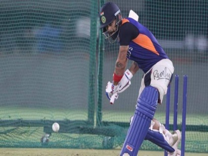 indian captain virat kohli practice net before match against england | IND vs ENG: मैच से पहले नेट पर जमकर पसीना बहा रहे हैं कप्तान विराट कोहली, हो सकती है रनों की बरसात