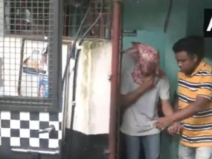 Kolkata law student Gang rape confirmed Evidence teeth marks nail scratches lawyer commit atrocity law student 2 accused guarding outside room Medical report see video watch | Kolkata law student rape: दांत से काटा और नाखून के खरोंचा, वकील ने किया विधि छात्रा के साथ हैवानियत?, 2 आरोपी कमरे के बाहर दे रहे थे पहरा