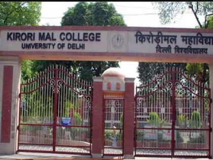 Student waved 'gun' during Delhi University's student union election campaign, Principal of Kirori Mal College said, "We are taking action" | दिल्ली यूनिवर्सिटी के छात्रसंघ चुनाव प्रचार में छात्र ने लहराई 'बंदूक', किरोड़ीमल कॉलेज के प्रिंसिपल ने कहा, "हम एक्शन ले रहे हैं"