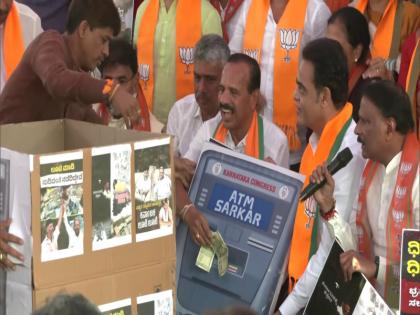 Karnataka: "ATM govt completely exposed", BJP leader says on seizure of Rs 42 crore from contractor in Bengaluru by IT | कर्नाटक: "कांग्रेस की एटीएम सरकार पूरी तरह से बेनकाब हो गई", भाजपा नेता ने आईटी द्वारा बेंगलुरु में ठेकेदार से 42 करोड़ रुपये की जब्ती पर कहा