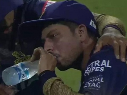 IPL 2019: Moeen Ali hits Kuldeep Yadav for 26 runs in an over, spinner breaks down during KKR vs RCB match | KKR vs RCB मैच में रो पड़े कुलदीप यादव, मोईन अली ने उनके एक ओवर में ठोक डाले थे 26 रन