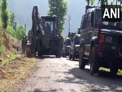 Jammu Kashmir kulgam 3 Jaish e Mohammed terrorists killed and 3 Army personnel injured | जम्मू-कश्मीर: कुलगाम में एनकाउंटर में जैश के तीन आतंकी ढेर, तीन जवान भी हुए जख्‍मी