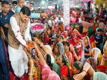 Rakhi gift to women in Madhya Pradesh! Assistance amount under 'Ladli Behna Yojana' increased to Rs 1,500 from October | मध्यप्रदेश में महिलाओं को राखी का तोहफा! 'लाडली बहना योजना' की सहायता राशि अक्टूबर से बढ़ाकर 1,500 रुपये की Rakhi gift to women in Madhya Pradesh! Assistance amount under 'Ladli Behna Yojana' increased to Rs 1,500 from October | मध्यप्रदेश में महिलाओं को राखी का तोहफा! 'लाडली बहना योजना' की सहायता राशि अक्टूबर से बढ़ाकर 1,500 रुपये की