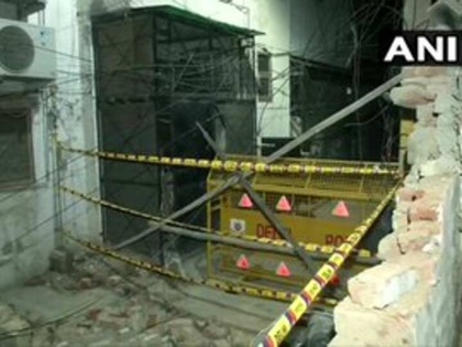 Two dead as hospital wall collapses in Delhi’s Lajpat Nagar | दिल्ली के लाजपत नगर में अस्पताल की दीवार गिरी, दो मृतकों की हुई पहचान, एक घायल अस्पताल में भर्ती