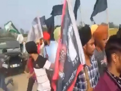 uttar pradesh up lakhimpur kheri jeep runs over protesting farmers new viral video full watch | लखीमपुर खीरी : किसानों के साथ बर्बरता का एक और वीडियो आया सामने, शांतिपूर्ण प्रदर्शन के दौरान लोगों को रौंदा गया, वीडियो वायरल