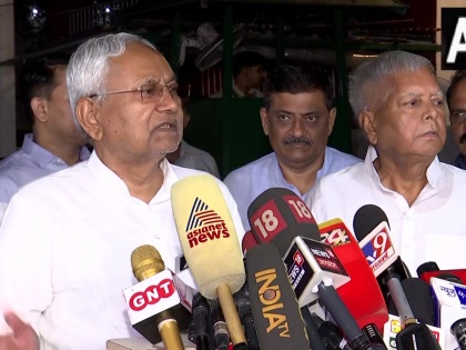 Patna Bihar Nitish Kumar Lalu Prasad Yadav Tejashwi Yadav Bihar Vidhan Sabha | Bihar Politics: नीतीश और लालू के बीच '15 सेकंड', और चर्चा होने लगी...
