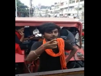 Lalu Prasad yadav mimicry bihar boy mimicry video on Patna flood goes viral | लालू यादव की मिमिक्री कर इस लड़के ने बताया बिहार का हाल, इंटरनेट पर छाया ये वीडियो