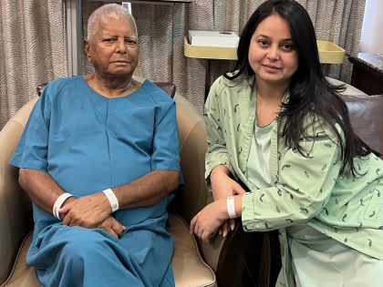 Bihar: Lalu Prasad Yadav will still remain in the hospital, daughter Rohini discharged | बिहार: लालू प्रसाद यादव अभी रहेंगे सिंगापुर के अस्पताल में, बेटी रोहिणी की मिली छुट्टी