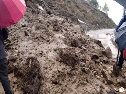 Sikkim cut off from other parts of the country due to landslides in several places, NH-31A closed | कई जगहों पर भूस्खलन से सिक्किम देश के अन्य हिस्सों से कटा, एनएच-31 ए हुआ बंद