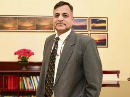 Election Commissioner Ashok Lavasa's wife under income tax department scanner | आयकर विभाग के जांच के दायरे में आई चुनाव आयुक्त लवासा की पत्नी, मांगी गई ये जानकारी Election Commissioner Ashok Lavasa's wife under income tax department scanner | आयकर विभाग के जांच के दायरे में आई चुनाव आयुक्त लवासा की पत्नी, मांगी गई ये जानकारी