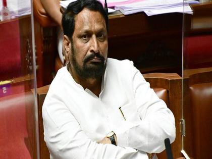 Karnataka Assembly Elections 2023: Former Deputy Chief Minister Laxman Savadi joins Congress, first big challenge for BJP from rebel camp | Karnataka Assembly Elections 2023: पूर्व उपमुख्यमंत्री लक्ष्मण सावदी कांग्रेस में हुए शामिल, बगावती खेमें से भाजपा के लिए पहली भारी चुनौती