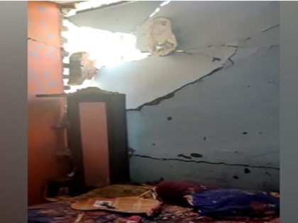 LED TV Explodes at Ghaziabad, UP home, teen dead and massive hole in wall | गाजियाबाद में घर में लगे LED टीवी में विस्फोट, 16 साल के लड़के की मौत, दीवार का एक हिस्सा भी गिरा