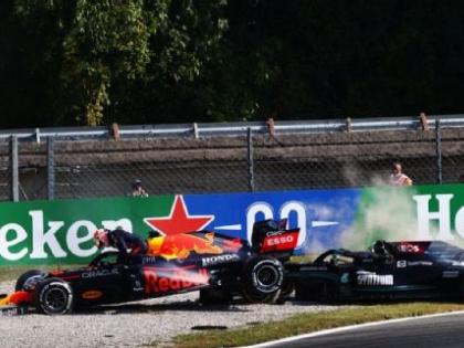Max Verstappen, Lewis Hamilton collide, take each other out of Italian Grand Prix see video | Italian GP, F1 2021: लुईस हैमिल्टन और मैक्स वेरस्टैपेन इटैलियन ग्रां प्री में टकराए, वीडियो देख हो जाएंगे दंग...