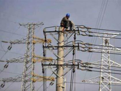3 people die every day in UP while repairing electricity faults | यूपी में बिजली ठीक करते हुए हर रोज होती है 3 कर्मचारियों की मौत, अब तक जा चुकी है 3491 की जान