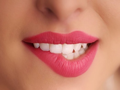 interesting facts about lips you should know | होंठों पर किस क्यों करते हैं, होंठों पर पसीना क्यों नहीं आता, होंठों का रंग लाल-गुलाबी क्यों होता है?