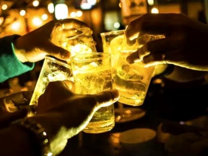 Lockdown latest news Dubai allows alcohol home delivery as virus shuts down bars | लॉकडाउन के बीच यहां शुरू हुई शराब की ‘होम डिलीवरी’, जानें कंपनी मालिकों ने क्या कहा